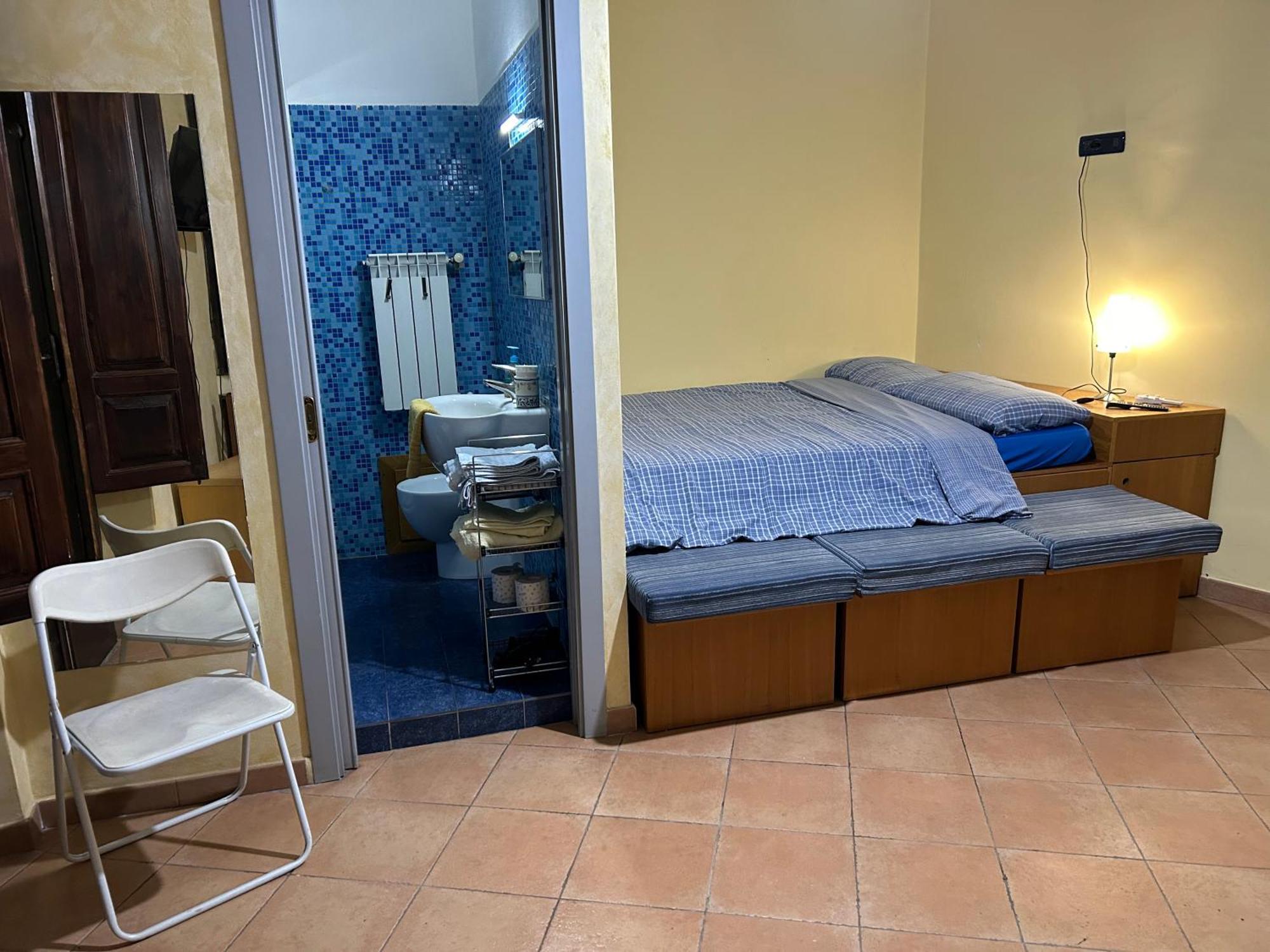 B&B L'Angolo Sulla Piazza Mirabella Imbaccari Exterior foto